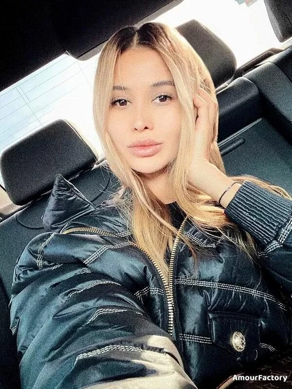 Vladislava Profile image 2