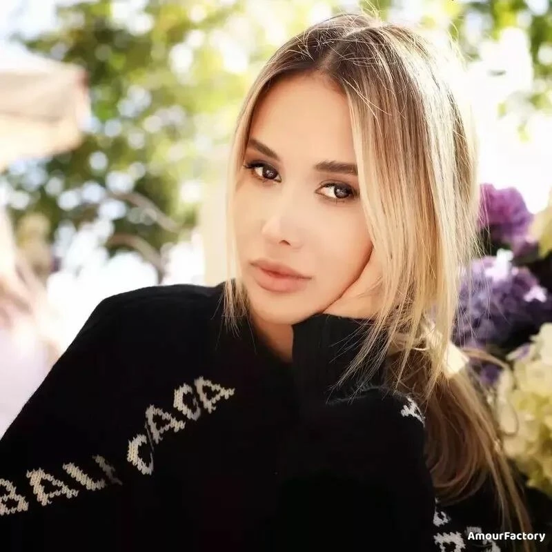 Vladislava Profile image 1